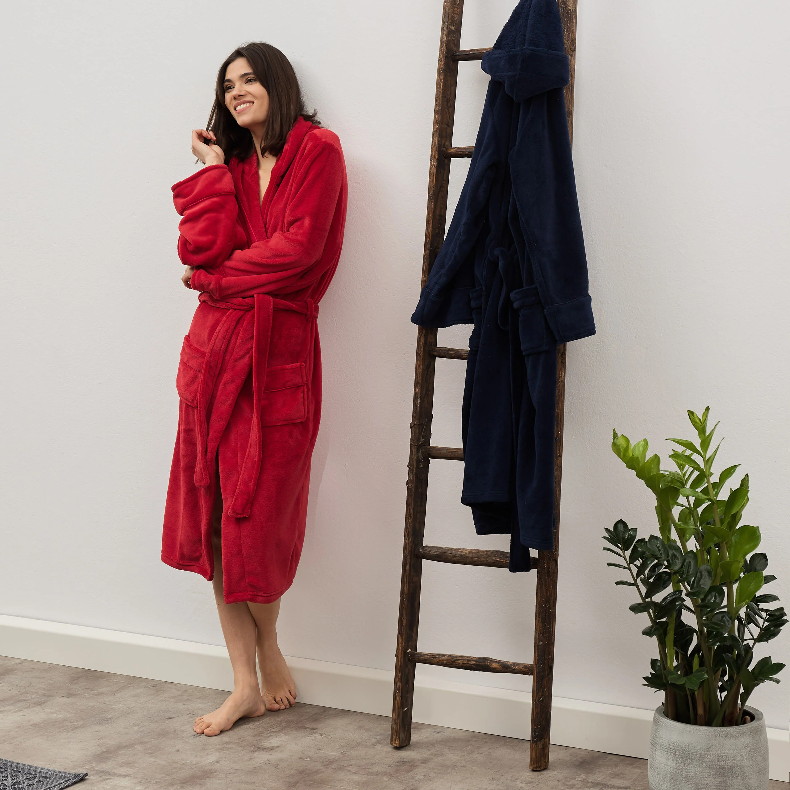 Luxury Mikrofaser Bademantel mit Kapuze für Damen und Herren - Rot - Größe XL - Image 3