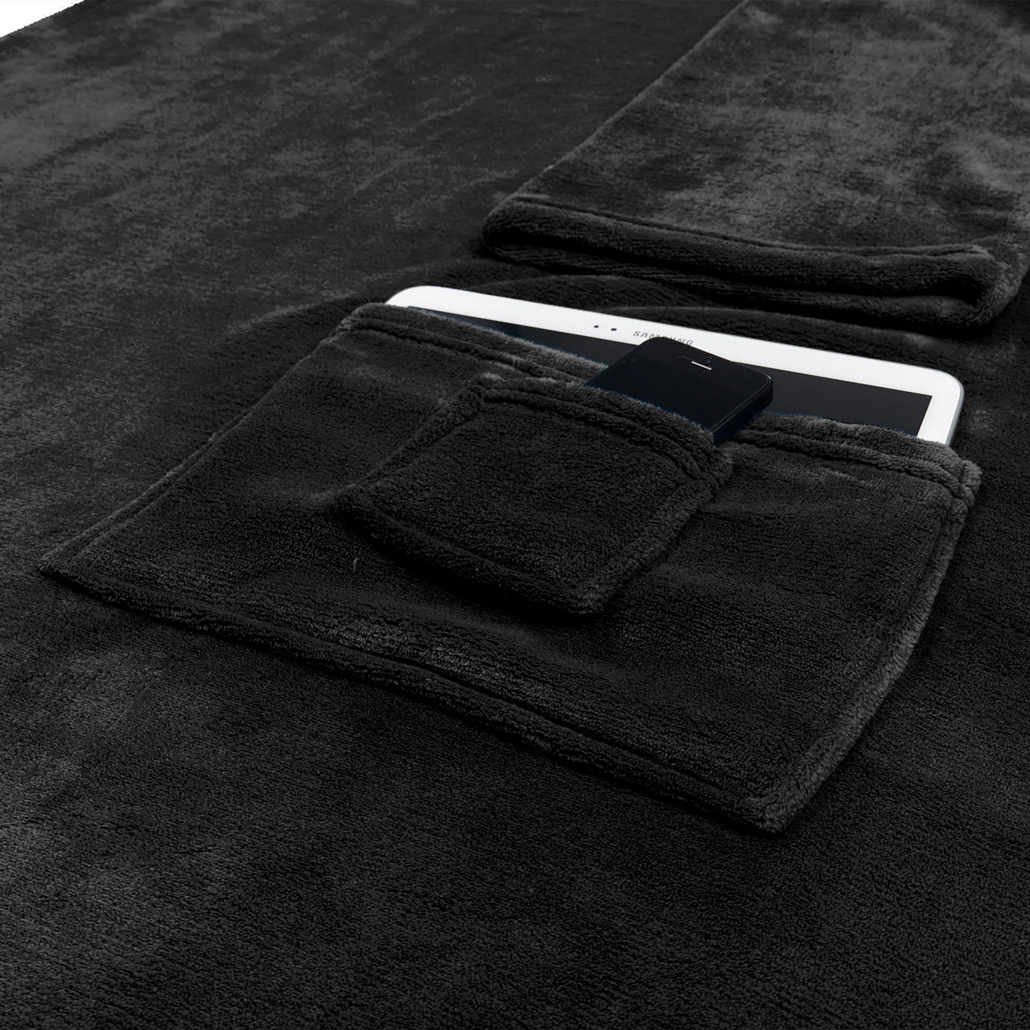 Kuscheldecke - 170 x 200 cm - 50 cm Fußtasche - Sofadecke & Tagesdecke - Schwarz - Image 4