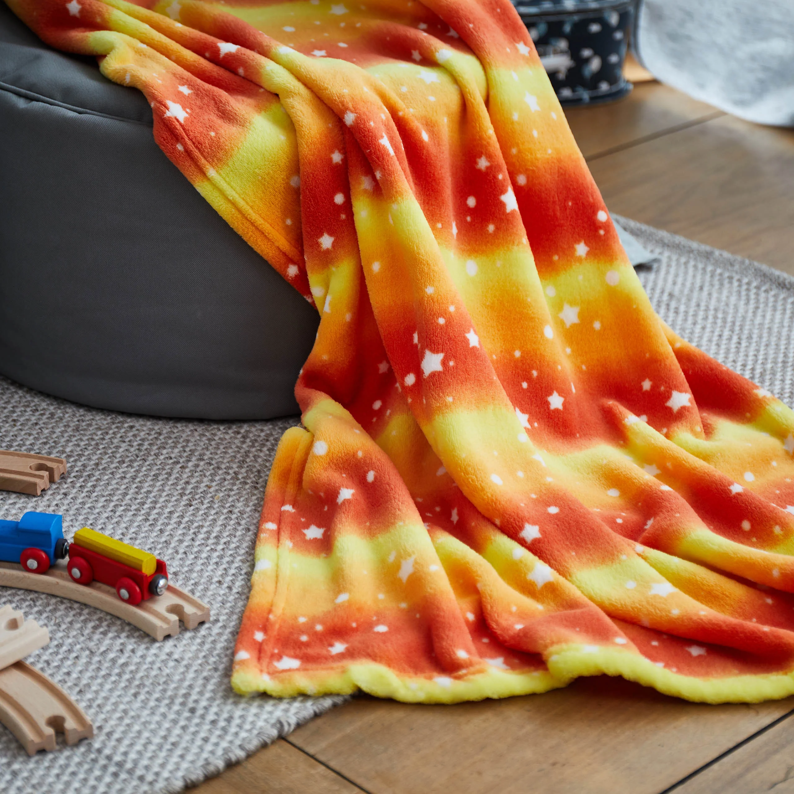 Kuscheldecke für Kinder - 75 x 100 cm - Orange Star - Image 6