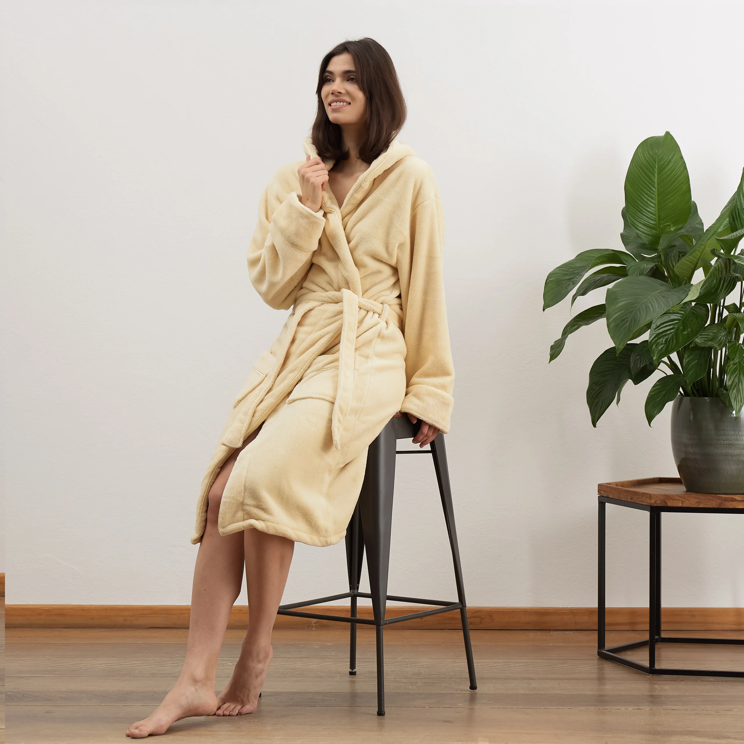 Luxury Mikrofaser Bademantel mit Kapuze für Damen und Herren - Creme - Größe S - Image 4